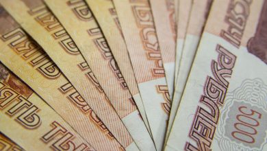 Фото - Экономист Бадалов заявил о возможности ослабления рубля осенью при росте спроса на него