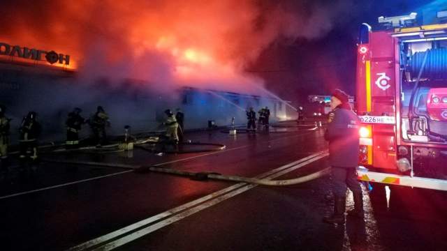 Фото - Пожар в развлекательном центре «Полигон» в Костроме. Главное